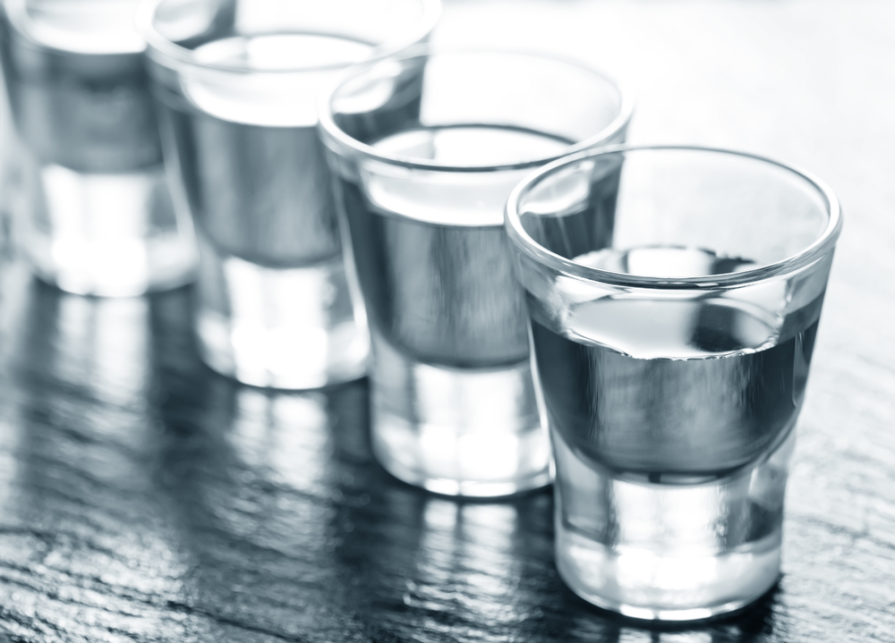 玻璃與酒精飲料的奇妙對話 從傳統(tǒng)到脫醇的餐桌文化